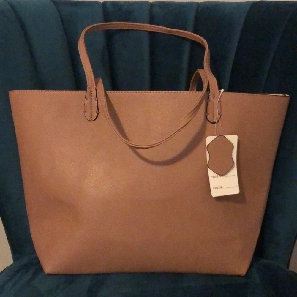 💕SOLD💕 NWT Vegan leather 2 in 1 Tote Bag Blush